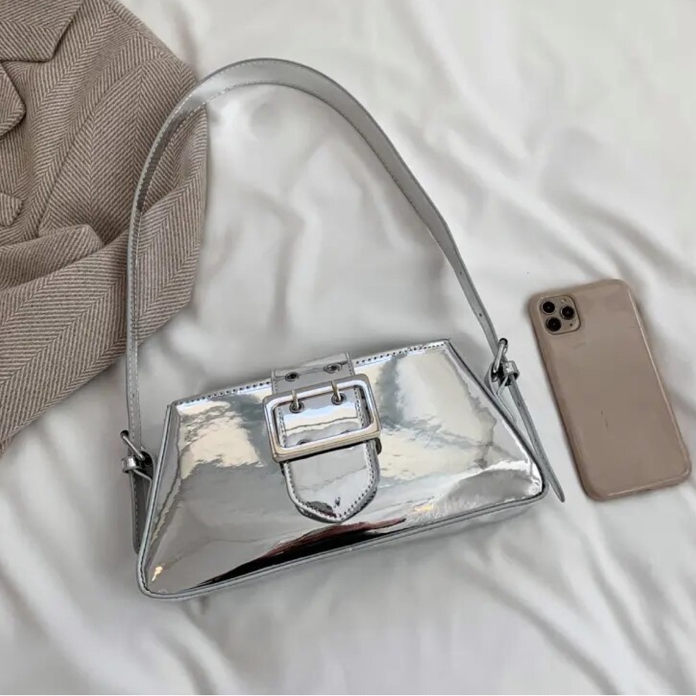 NWT No Label Bucked Purse in Silver